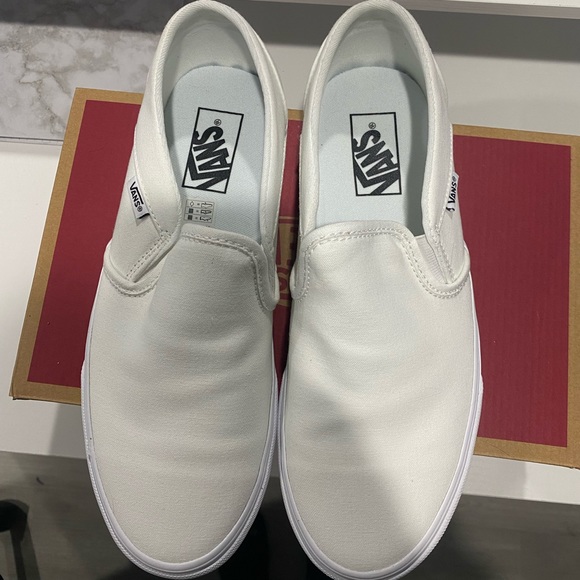Brand New Vans - Picture 5 of 6